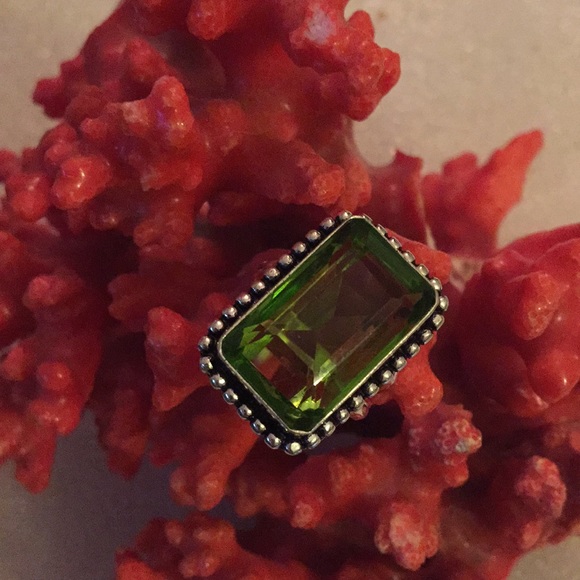 paridot Jewelry - Vintage 925 paridot faced ring